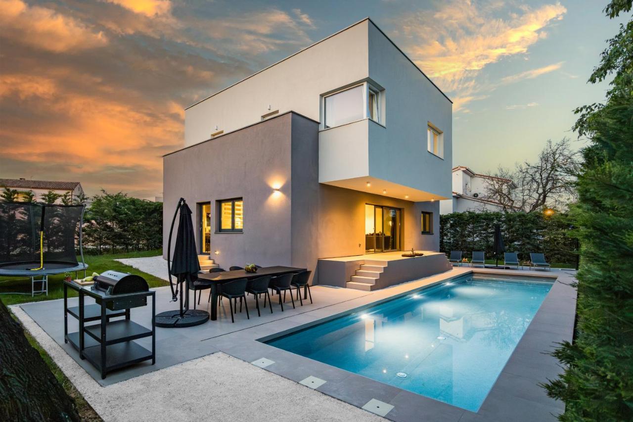 Villa Aida - 4 Bedroom Luxury Villa With Large Private Pool 4K Projector And Jacuzzi Póla Kültér fotó